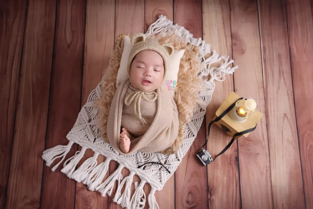 Elite (Themed-Newborn Session)